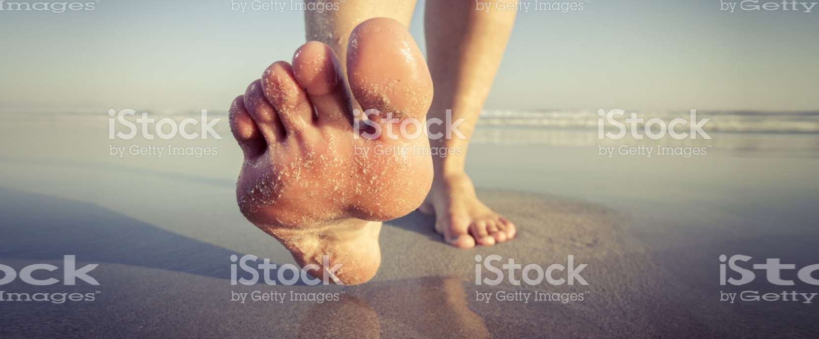 Is there a link between flat feet, foot cramps and sore knees? Is there a link between flat feet, foot cramps and sore knees?