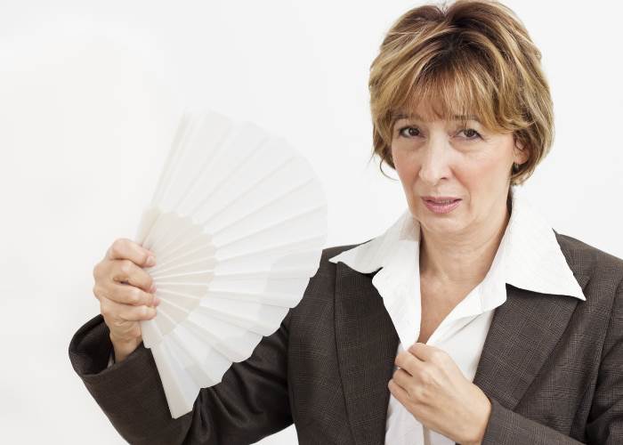 Hot flushes and other symptoms after the menopause