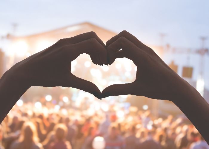 How to stay hydrated during the festival season