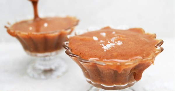 Quick & Easy Vegan Caramel Sauce