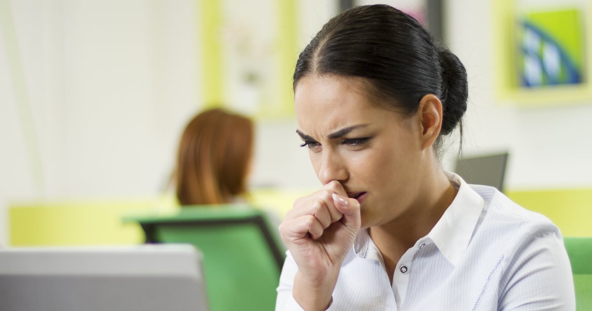 What causes a dry cough in the summer?