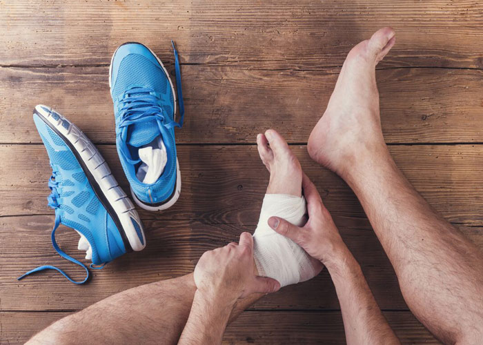 What's the difference between a muscle sprain and a muscle strain?