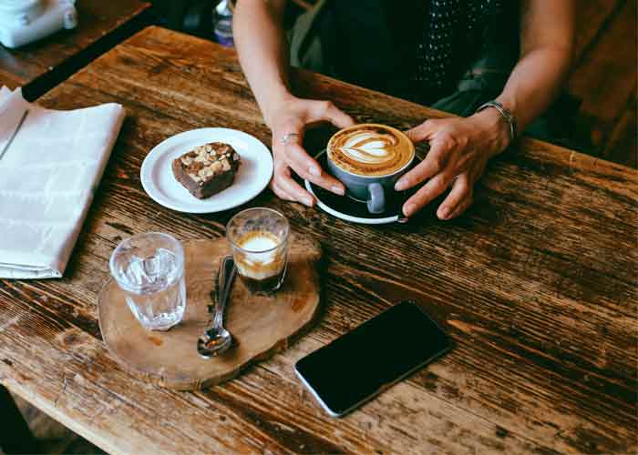 5 reasons to cut back on caffeine during your period
