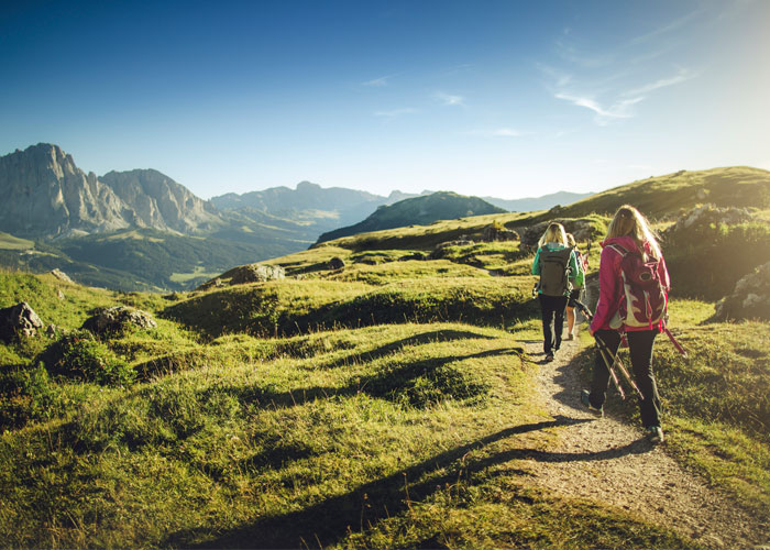 What are the benefits of hillwalking?