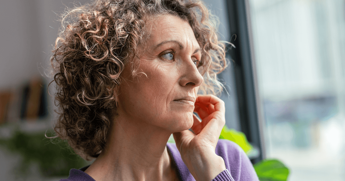 why do i get anxious after smoking a cigarette Most people think smoking helps ease stress. The truth is, smoking  increases anxiety and tension — due to nicotine in cigarettes and vapes.  Nicotine causes your heart rate and blood pressure to
